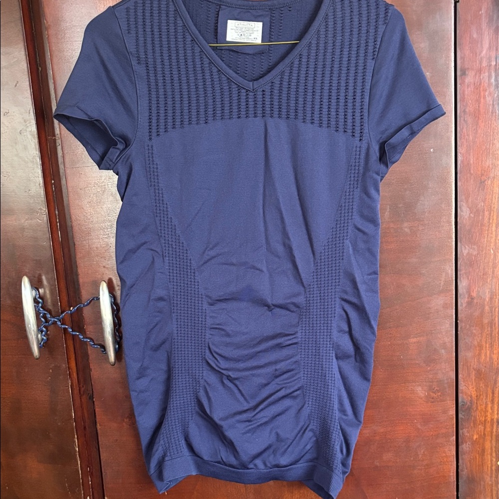 Athleta women’s XS navy top workout
